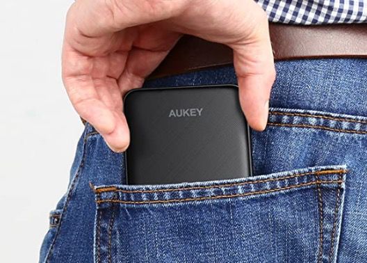 AUKEY Powerbank 10.000mAh im Slim Design mit 2 Ports für 9,99€ (statt 15€)   Prime