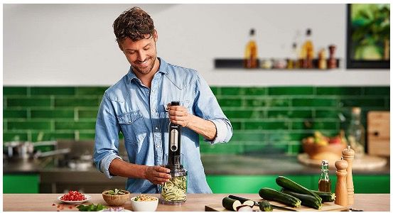 PHILIPS HR 2657/90 Stabmixer mit Flasche, Spiralschneider, Schneebesen für 56,86€ (statt 78€)