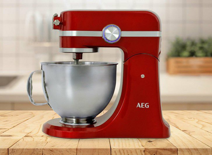 AEG KM54WR UltraMix Küchenmaschine mit 4,8 Liter Schüssel + Zubehör für 169€ (statt 230€)