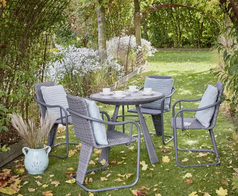 Gartenmöbelset Christina in Grau 4 Stühle + Glastisch für 447,36€ (statt 499€)