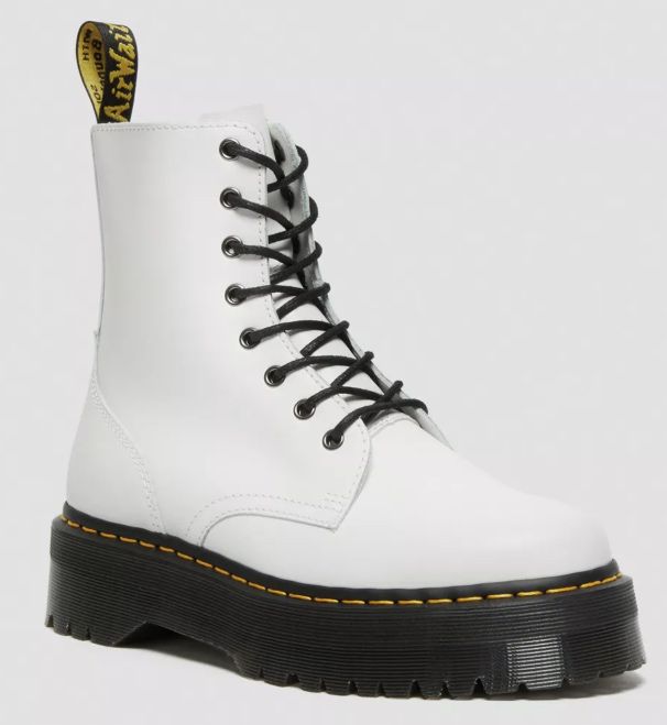 Dr. Martens Sale mit bis zu 50% Rabatt   z.B. Vintage Glattlederschuhe für 94€ (statt 190€)