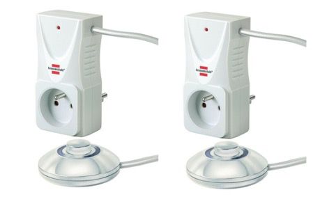 Doppelpack Brennenstuhl Steckdosen Switch Adapter mit beleuchtetem Schalter & Fußschalter für 9,99€ (statt 30€)