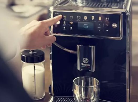 Saeco Xelsis SM 7580 Kaffeevollautomat für 789€ (statt 880€)