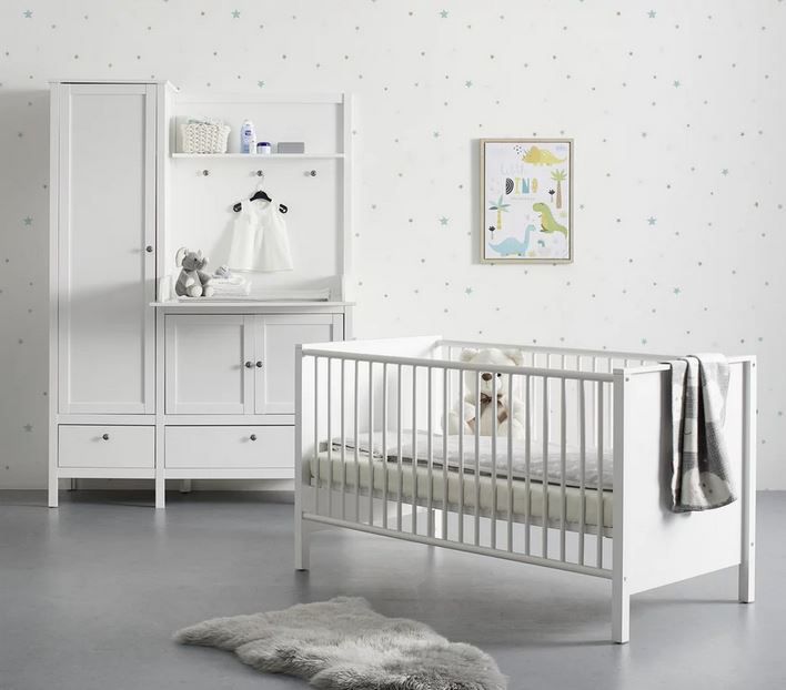 Babyzimmer Emma   Bettchen mit Schrank u. Wickelkommode für 419,30€ (statt 599€)