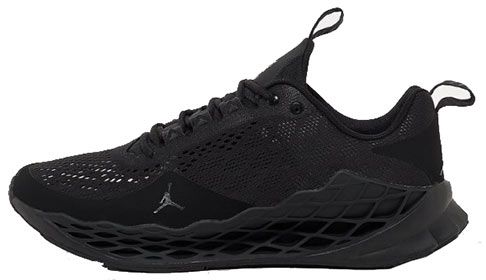 Nike Jordan Turner Advance in Schwarz für 55,30€ (statt 70€)