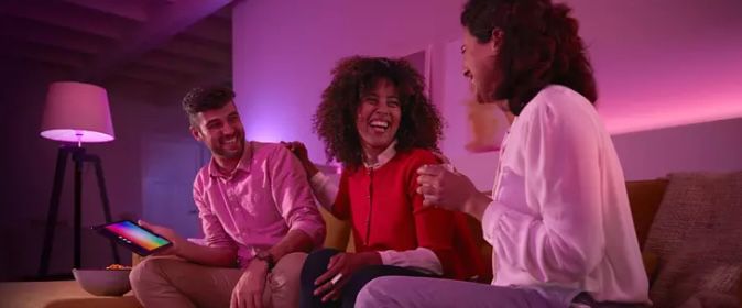 2er Pack Philips Hue White and Color Ambiance E14 LED Kerze mit Bluetooth für 52,89€ (statt 78€)