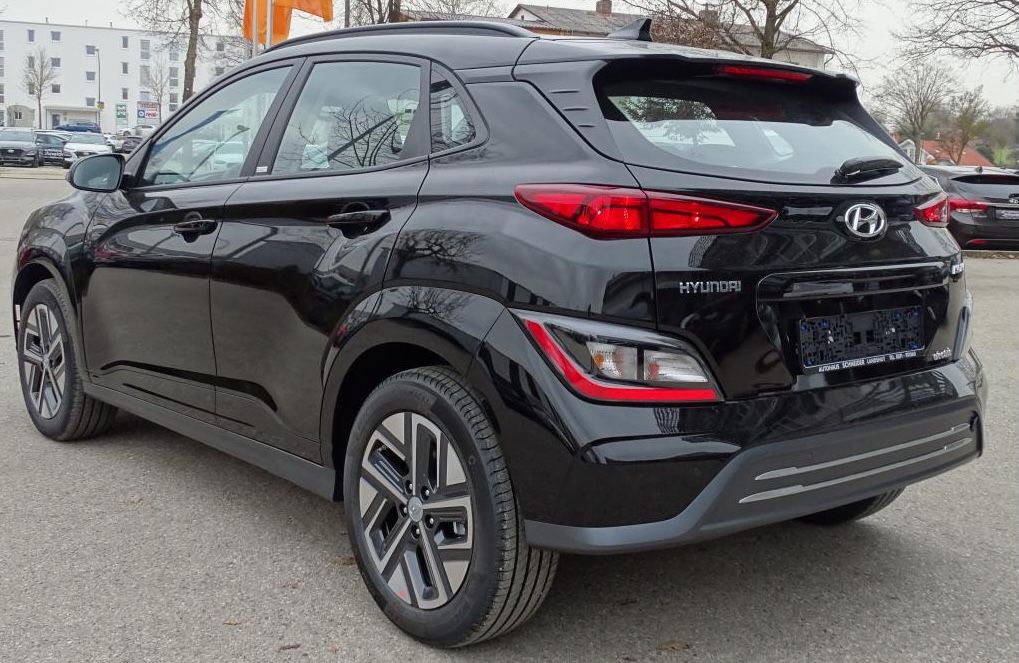 Gewerbe: Hyundai KONA Elektro in Dark Knight mit 204 PS für 89,61€ mtl. netto   LF: 0.25