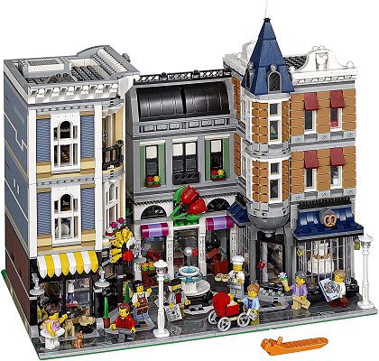 LEGO Creator   Stadtleben (10255) für 181,38€ (statt 222€)