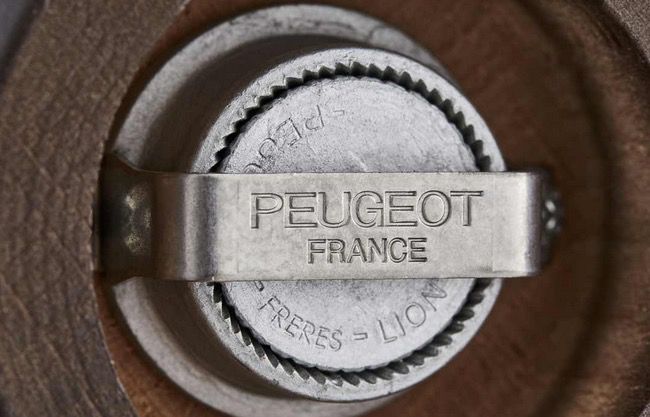 Peugeot Clermont Meisterkoch Pfeffermühle in Braun für 25€ (statt 44€)