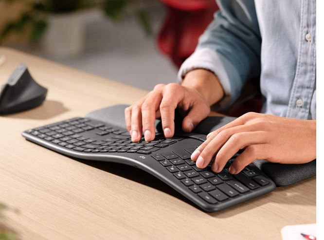 LOGITECH ERGO K860 ergonomische Tastatur für 77€ (statt 88€)