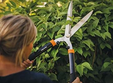 Fiskars Solid Heckenschere HS21 für 18,79€ (statt 23€)