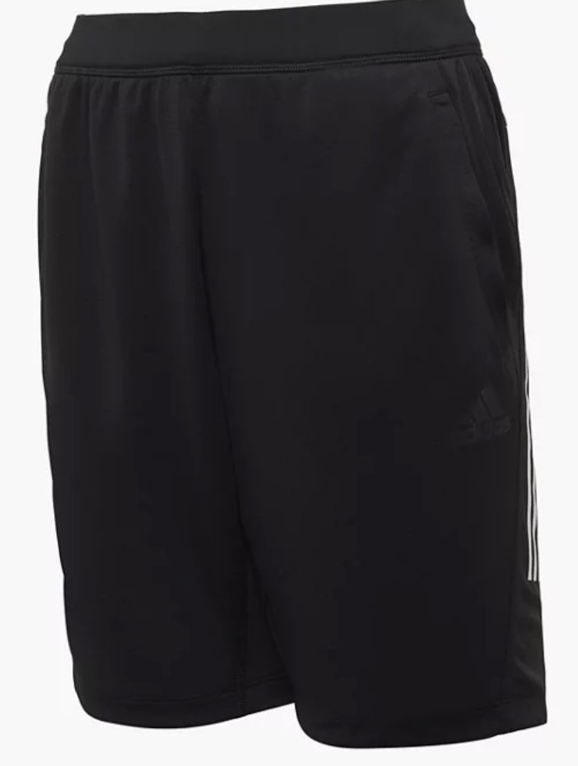 adidas Grand Court Base Herren Sneaker + adidas Shorts für 47,98€ (statt 60€)