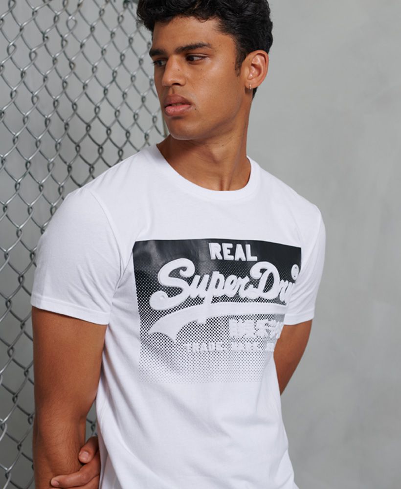 Superdry Herren Vintage Halftone Embossed T Shirt für 13,95€ (statt €23)