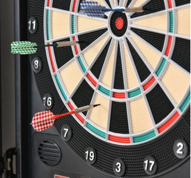 HOMCOM elektronische Dartscheibe mit 12 Darts für 69,99€ (statt 78€)