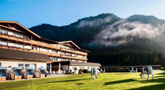 2 ÜN im 4* KUHOTEL in den Kitzbüheler Alpen inkl. HP + 4 Gang Dinner ab 154€ p.P.