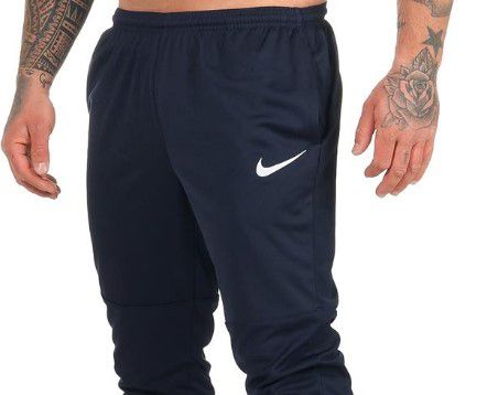 Nike Dri Fit Woven Herren Trainingshose für 19,99€ (statt 30€)  Restgrößen