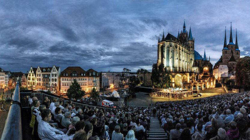 Erfurt: DomStufen Festspiele Open Air Highlight des Sommers inkl. Hotel mit Halbpension ab 192€ p.P.