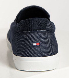 Tommy Hilfiger Slipper in Blau für 37,43€ (statt 50€)