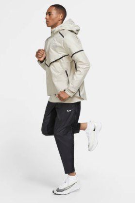 Nike Flash Run Division Laufjacke für 54,58€ (statt 91€)   Member