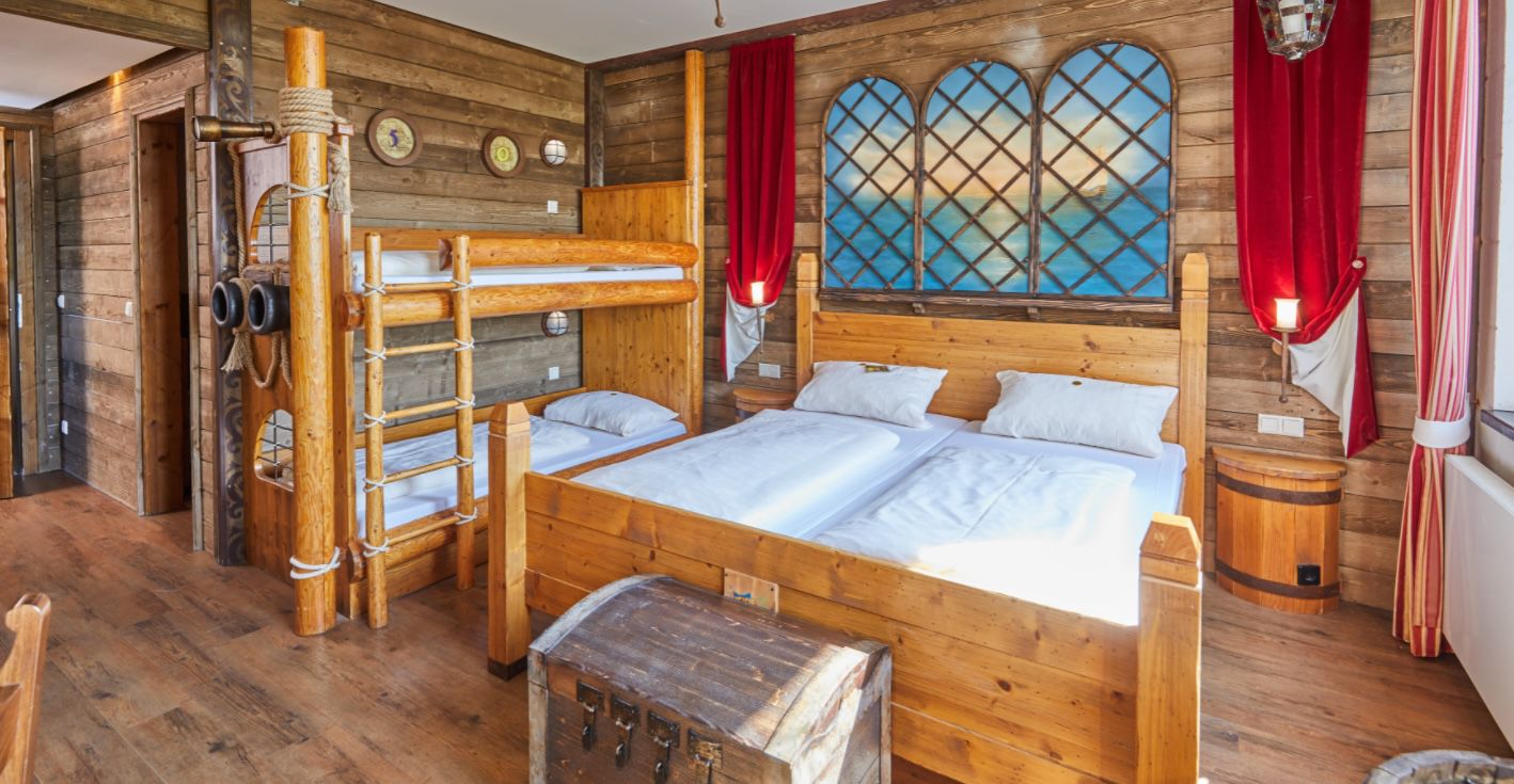 Zu viert in den Heide Park Soltau im 4 Bett Zimmer inkl. Frühstück ab 228€ (nur 57€ p.P.)