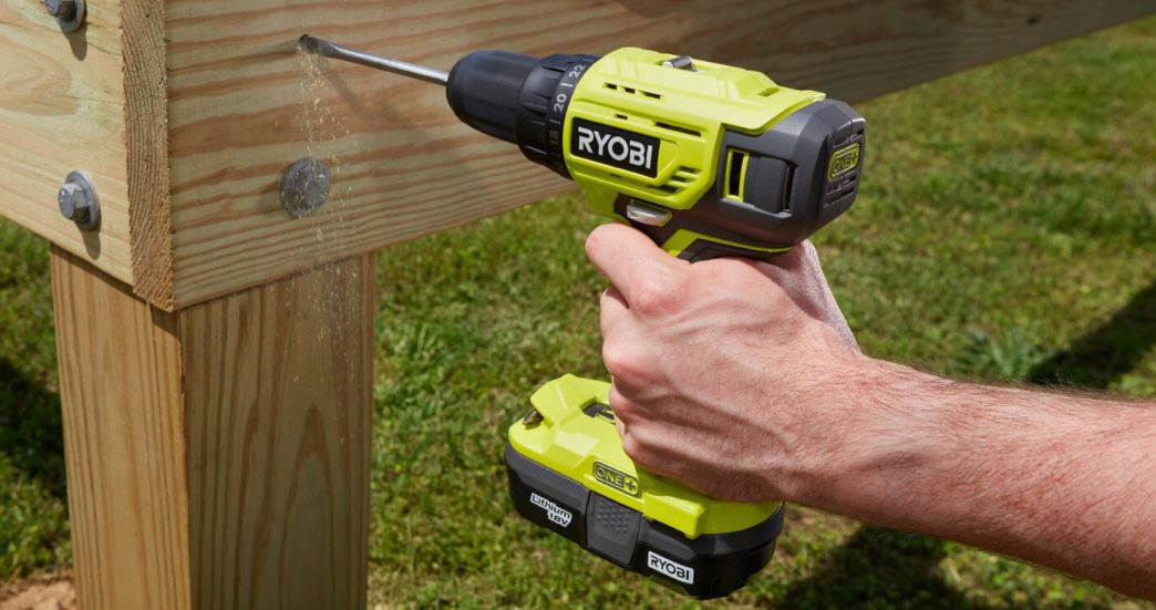 Ryobi Akku Bohrschrauber R18DD4 215GJ inkl. 2x 1,5Ah Akkus für 86,89€ (statt 98€)