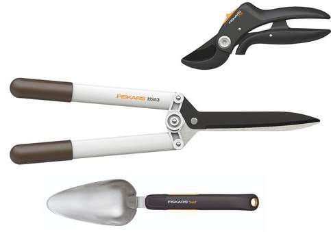 Fiskars 3tlg Gartenset mit Hecken  & Gartenschere sowie Pflanzenschaufel für 35,90€ (statt 81€)