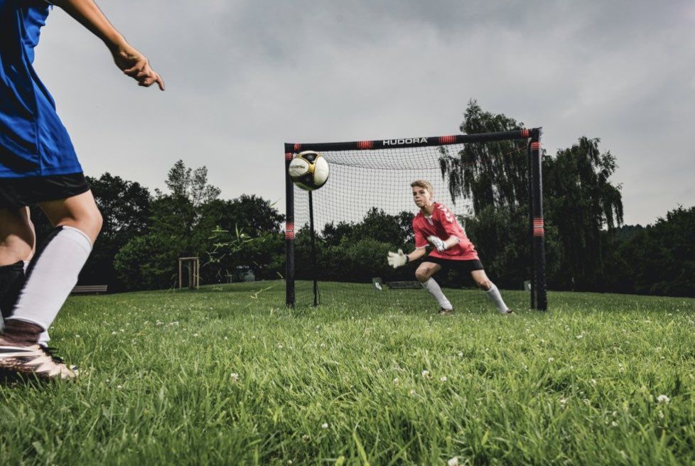 HUDORA Fußballtor Pro Tect aus Stahl für 74,98€ (statt 90€)