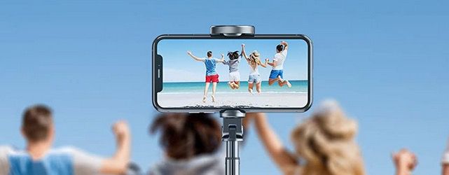 ATUMTEK Selfie Stick mit Bluetooth aus Aluminium und rutschfestem Dreibein für 27,99€ (statt 35€)