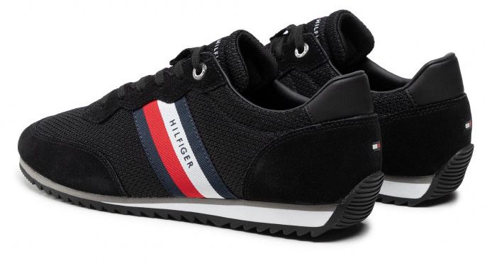 Tommy Hilfiger Essential Runner Sneaker in Schwarz für 59€ (statt 70€)