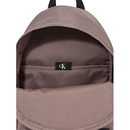 Calvin Klein Jeans Rucksack in braun für 27,93€ (statt 52€)