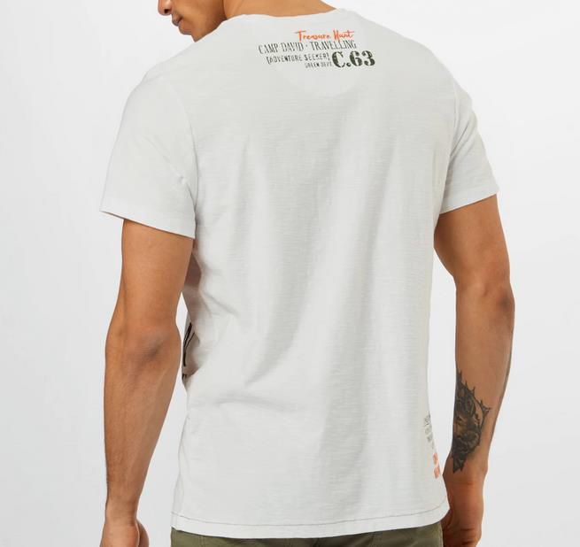 Camp David T Shirt mit V Ausschnitt in khaki für 24,43€ (statt 34€)