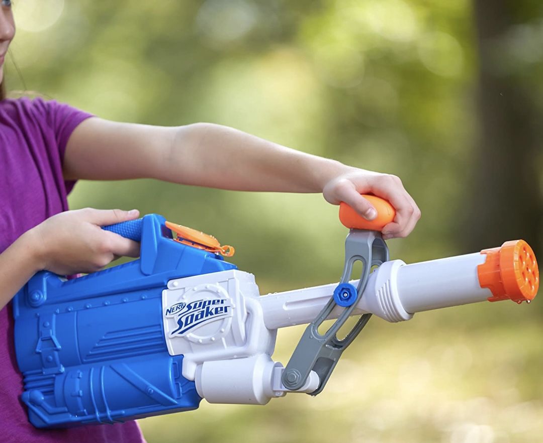 Hasbro Super Soaker Soakzooka für 12,08€ (statt 23€)   Prime