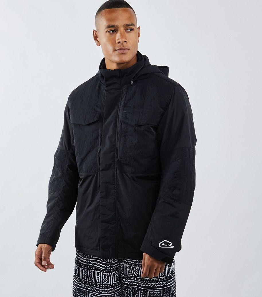 Nike Synthetic Fill M65 Herren Jackets in Schwarz für 71,99€ (statt 100€)