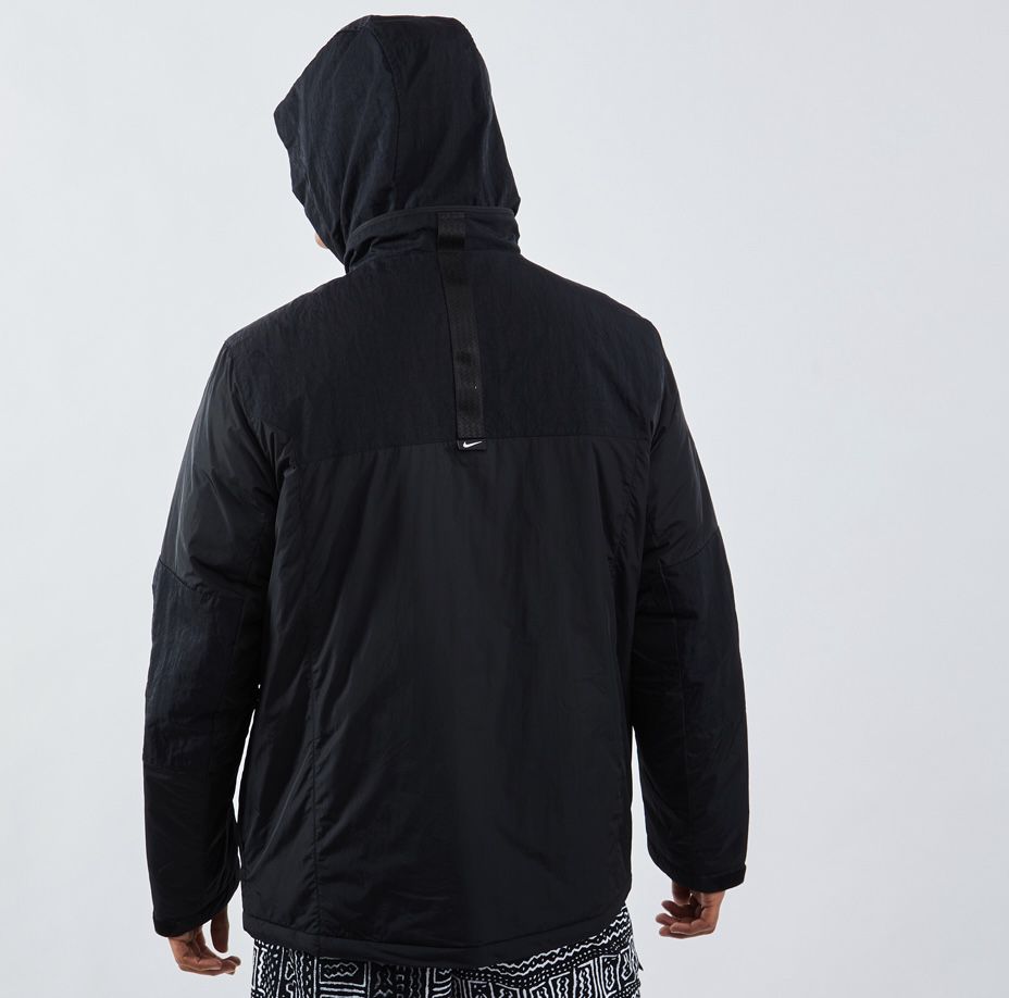 Nike Synthetic Fill M65 Herren Jackets in Schwarz für 71,99€ (statt 100€)