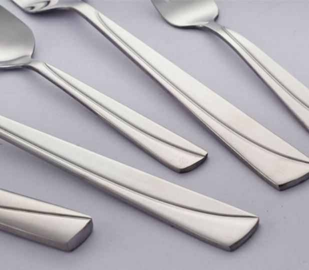 Dreams Edelstahl Besteck Set 6 Personen 30 Teile für 19,99€ (statt 25€)