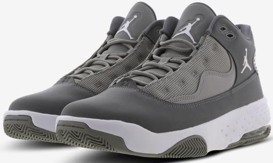 Nike Jordan Max Aura 2   Herrenschuh für 79,99€ (statt 100€)