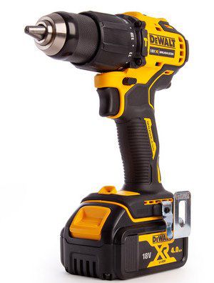 DeWalt 18V Akku Werkzeugset (DCK2062M2T) mit 2x 4Ah Akkus für 258,90€ (statt 332€)