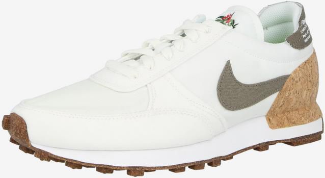 Nike Sportswear Pagoda Sneaker in Braun / Weiß für 47,94€ (statt 90€)