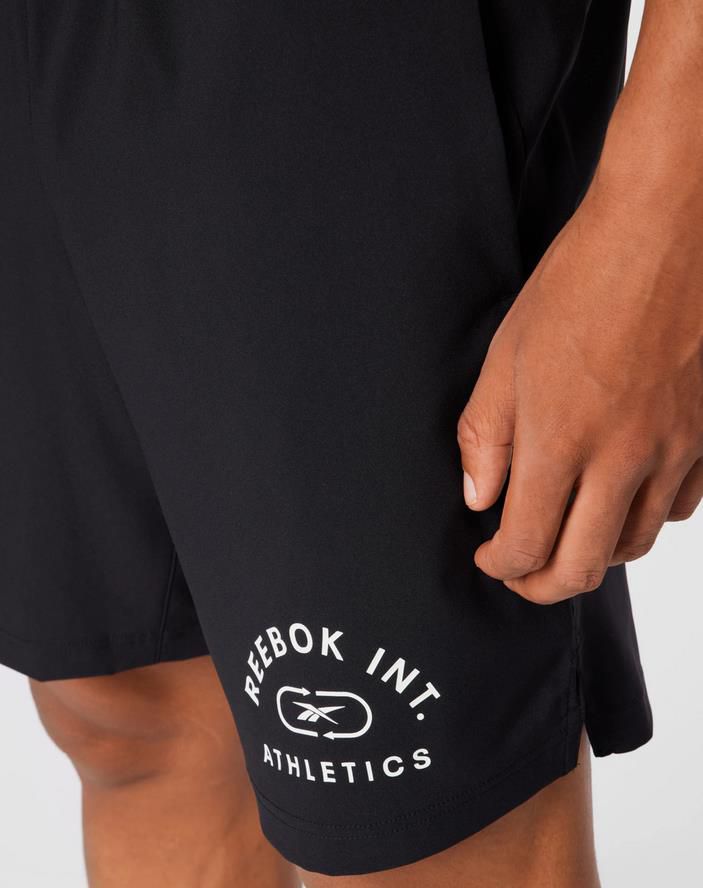 Reebok Sport Shorts in schwarz / weiß für 24,43€ (statt 35€)