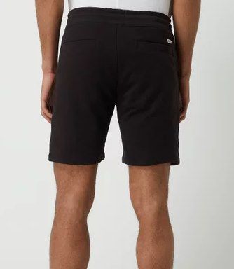 McNeal Slim Fit Sweatshorts aus Baumwolle in vielen Farben für je 12,74€ (statt 20€)   bis 3XL