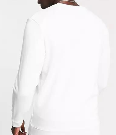 2x Russell Athletic – Pullover in Weiß mit R Logo für 40,72€ (statt 76€)