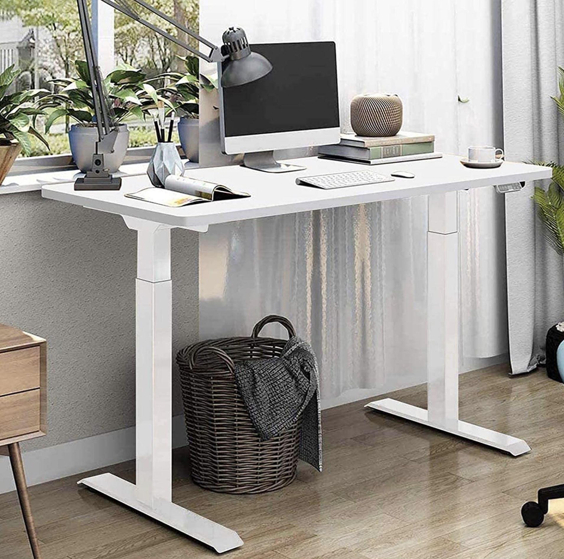 SANODESK Basic Line elektrisch stufenlos höhenverstellbarer Schreibtisch mit Kollisionschutz für 239,99€ (statt 290€)