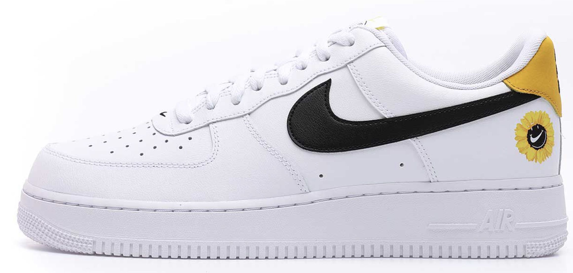 Nike Air Force 1 07 LV8 Unisex Sneaker für 79,95€ (statt 99€)