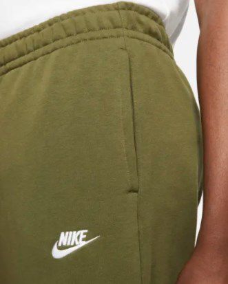 Nike Jogginghose Club in Grün für 35,97€ (statt 45€)