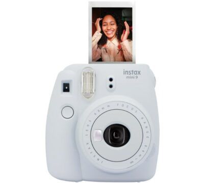 Fujifilm Instax Mini 9 Sofortbildkamera in Weiß ab 67,94€ (statt 81€)