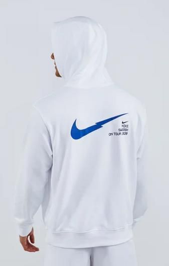 Nike   Swoosh On Tour   Over The Head Herren Hoodie in L für 29,99€ (statt 55€)