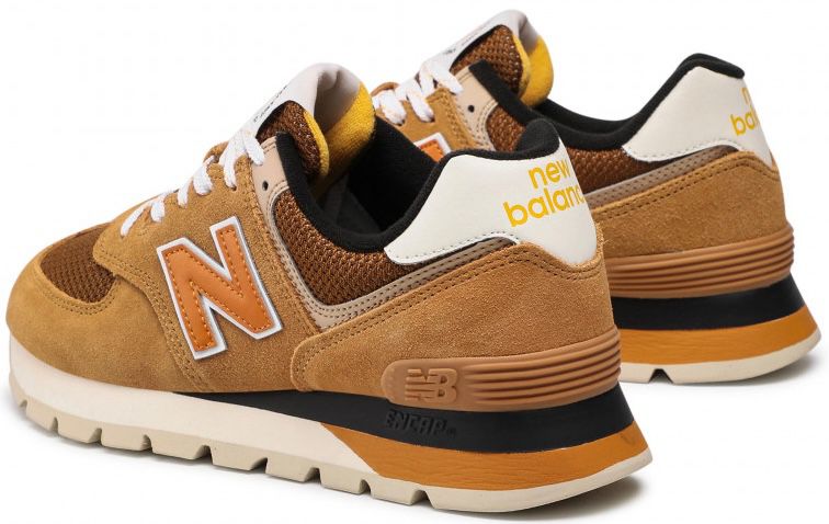 New Balance ML574DHG aus hellbraunem Wildleder für 70€ (statt 95€)