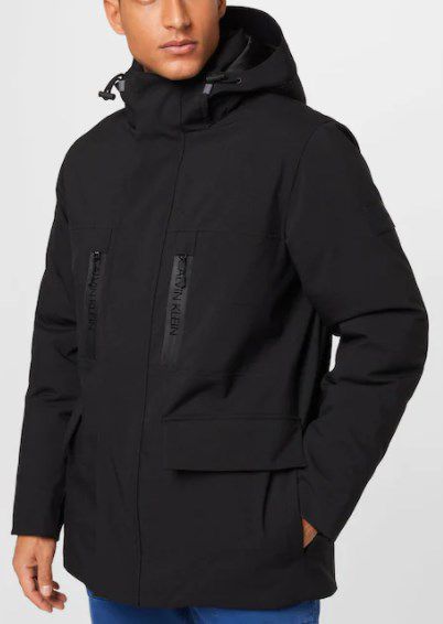 Calvin Klein Premium Canvas Parka mit Reißverschlusstaschen in Schwarz für 263,20€ (statt 297€)