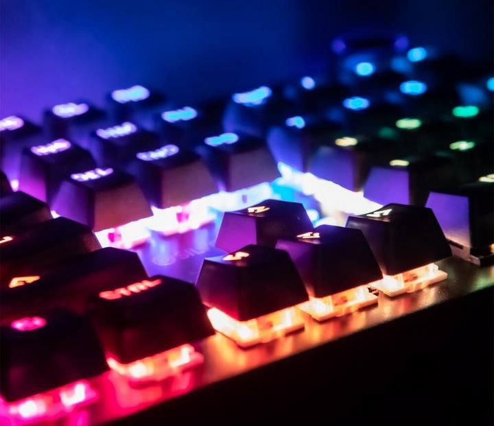 Silvergear   Gaming Tastatur mit QWERTY Layout für 14,90€ (statt 22€)
