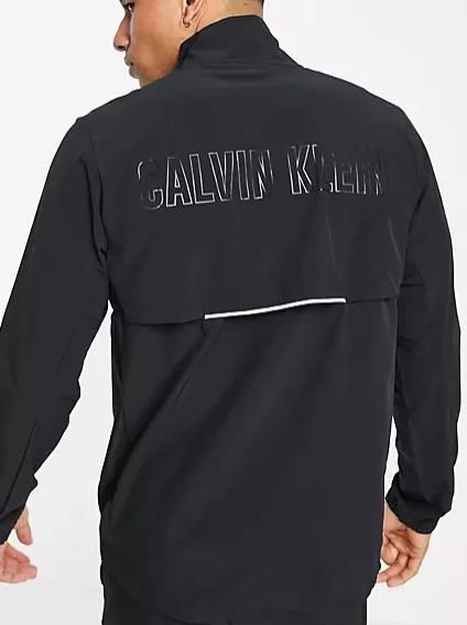 Calvin Klein – Sport – Herren Windjacke für 45,16€ (statt 75€)